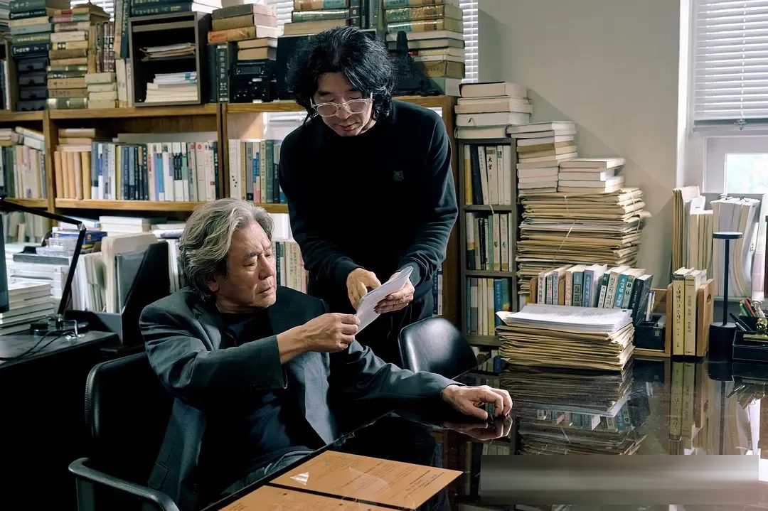 Netflix《最後一排的男孩》:崔岷植6集心理博弈,比《登堂入室》更瘋