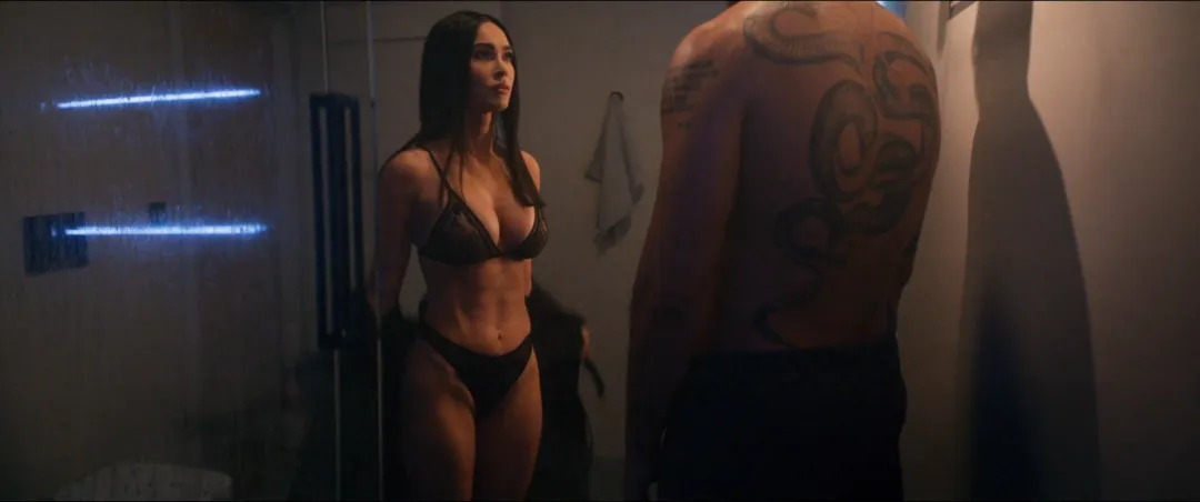 梅根·福克斯+《黑帮大佬/禁室365天/禁锢之欲》=《屈从/超完美家政妇》！这尺度谁敢想！