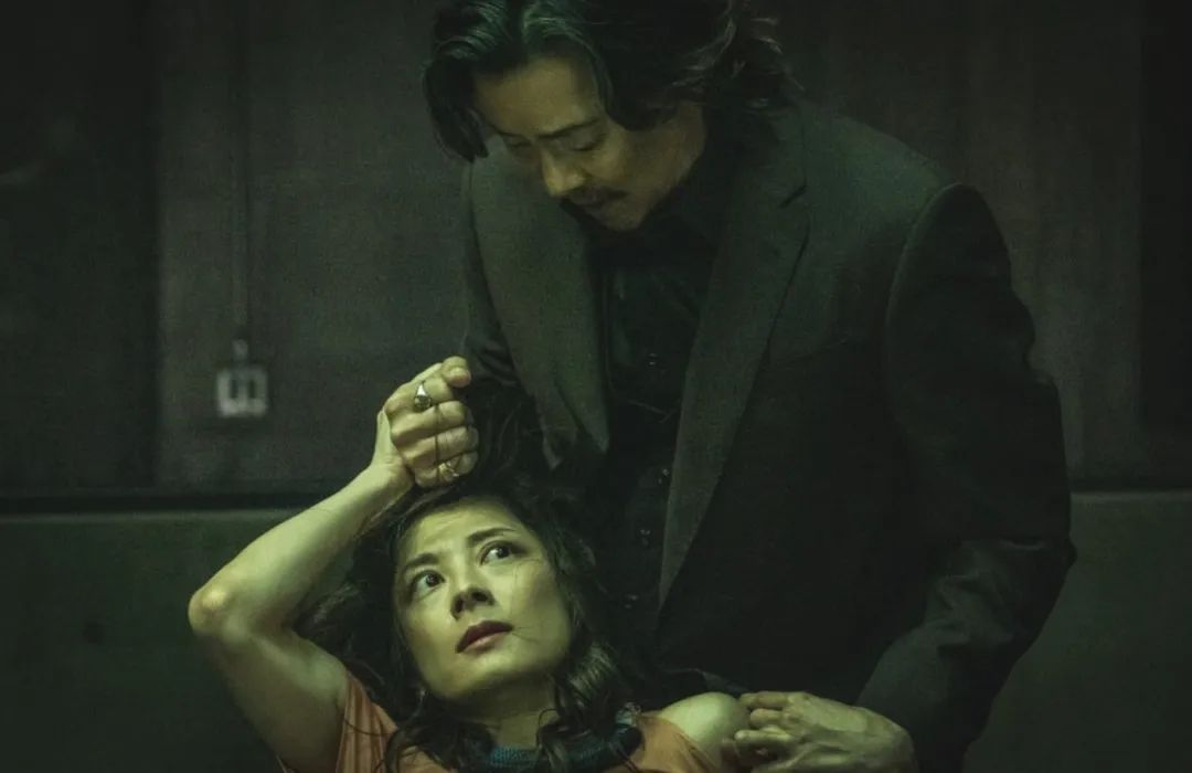 Netflix大尺度詐騙事件改編劇《地面師》，劇情緊湊值得一看！