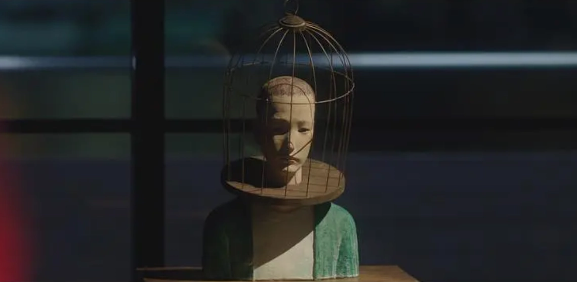 一部很敢拍的电影​《恶之教典/莲实的课堂》，恶魔太疯狂，连自己学生都不放过！