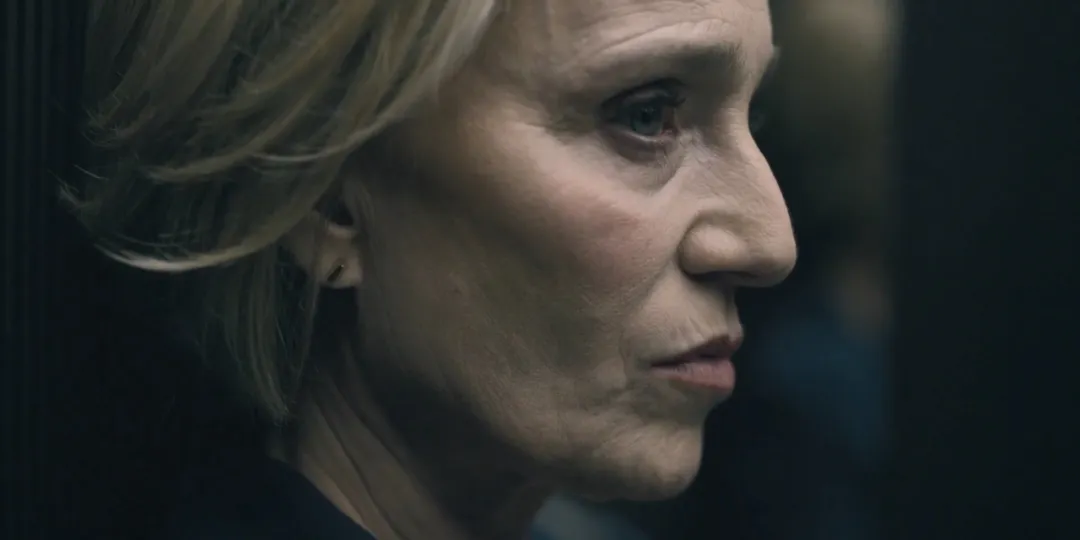 反转不断、悬疑拉满的经典谍战英剧《流人/翻盘特工队/外放特务组》，看完后我强烈推荐！