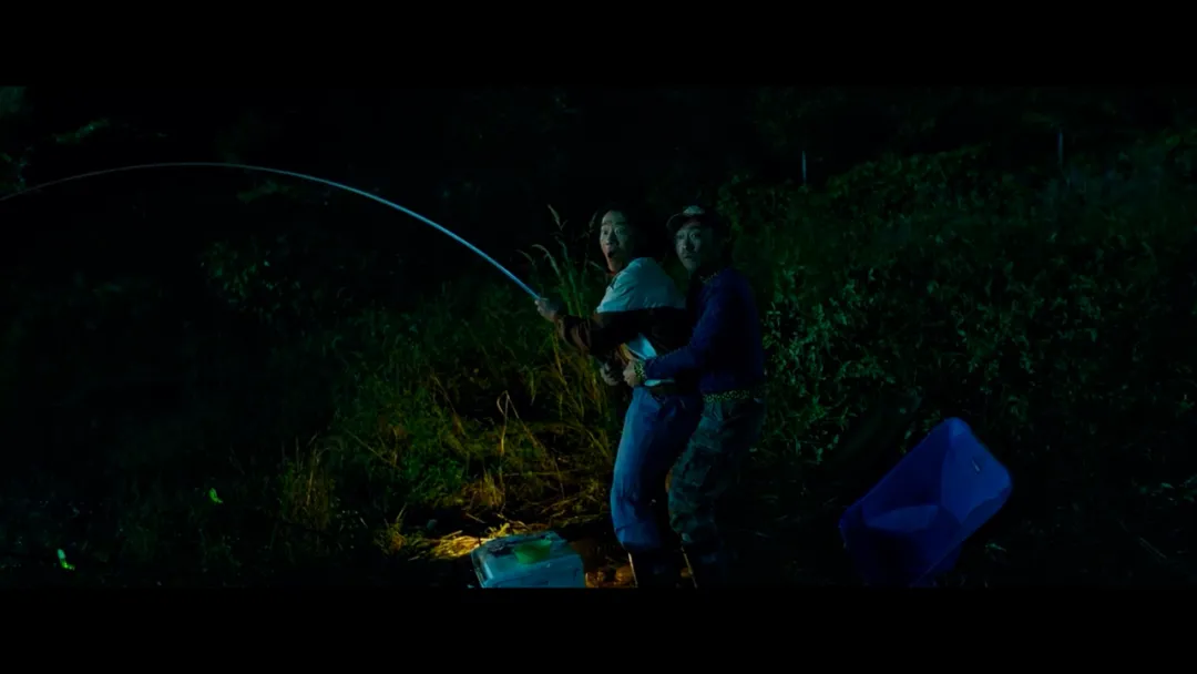 韓式驅魔，花樣作死，尺度逆天，這部韓國電影《帥哥們/找死凶宅/沒有美色殺人狂》太癲了