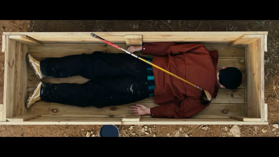 韓式驅魔，花樣作死，尺度逆天，這部韓國電影《帥哥們/找死凶宅/沒有美色殺人狂》太癲了