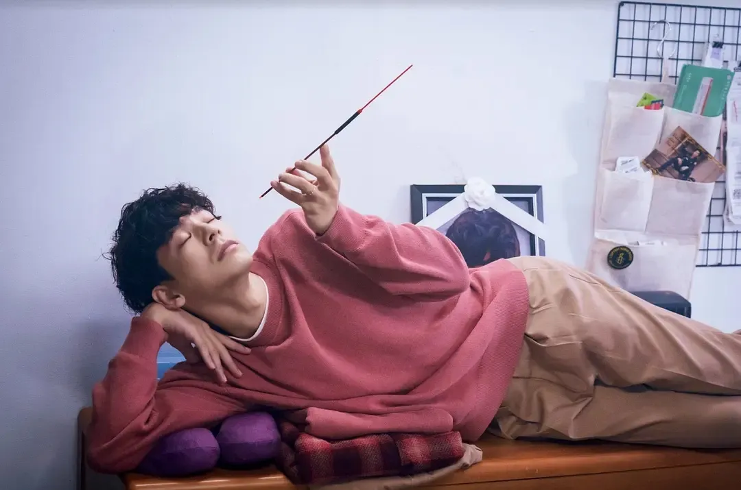 Netflix《關於我和鬼變成家人的那件事》衍生劇《正港分局》來了，劇情似乎不盡人意~