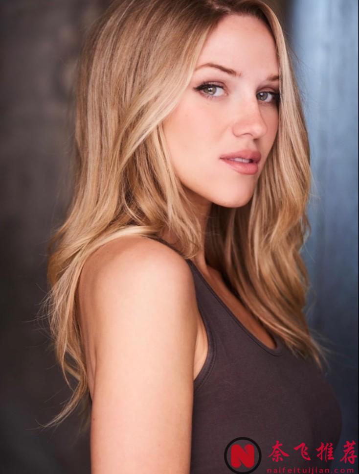 直男爽剧《黑袍纠察队》的前传新衍生剧《沃特崛起》迎来美女主角！