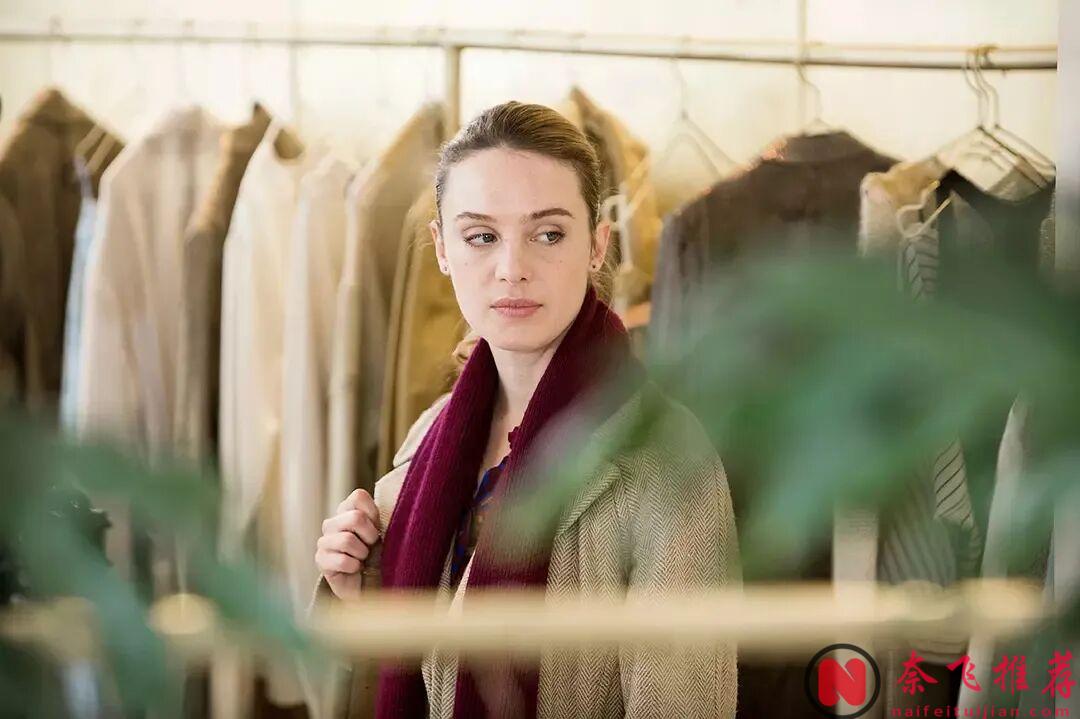 题材大胆的法国电影《纯粹的激情/情欲告白》，活在甜言蜜语里的中年女人