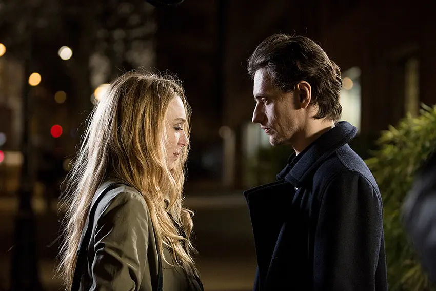 题材大胆的法国电影《纯粹的激情/情欲告白》，活在甜言蜜语里的中年女人