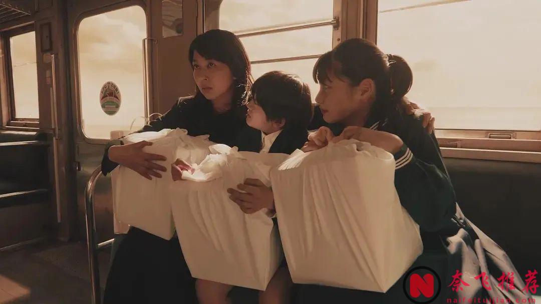 年度最治癒日本電影《慢行列車》，最強卡司，她又殺回來了