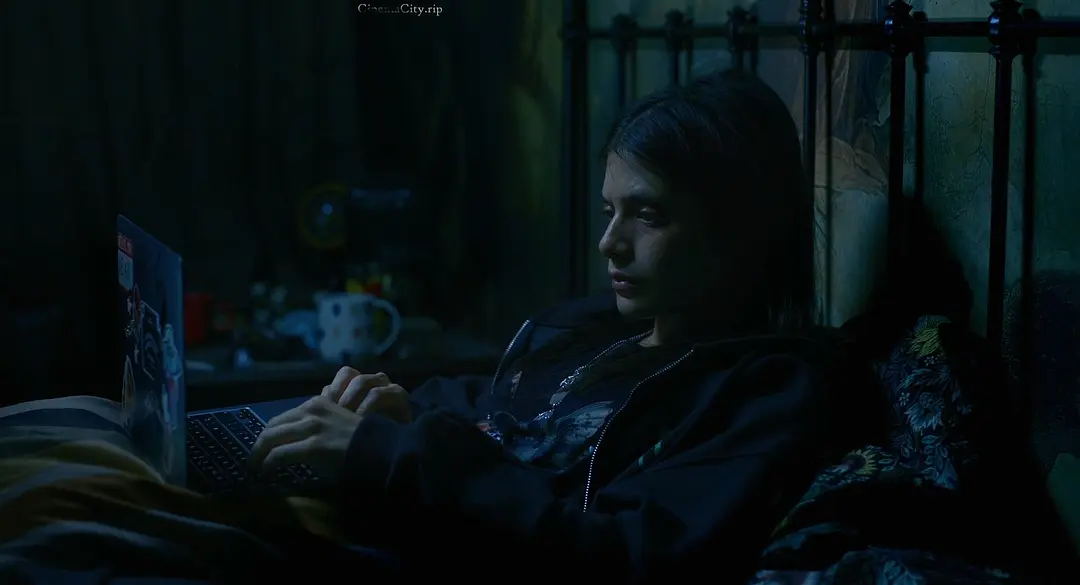 最新小成本伪纪录墨西哥恐怖片《千万不要跟着我》，氛围感拉满