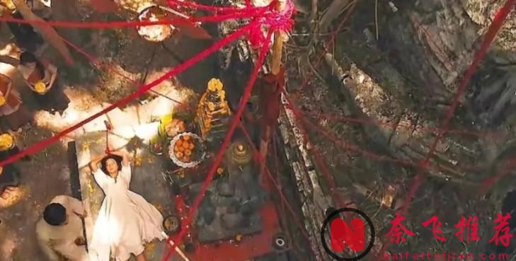 泰国最新重口血浆恐怖片《黒煞女/邪降女帝》，画面超生猛！