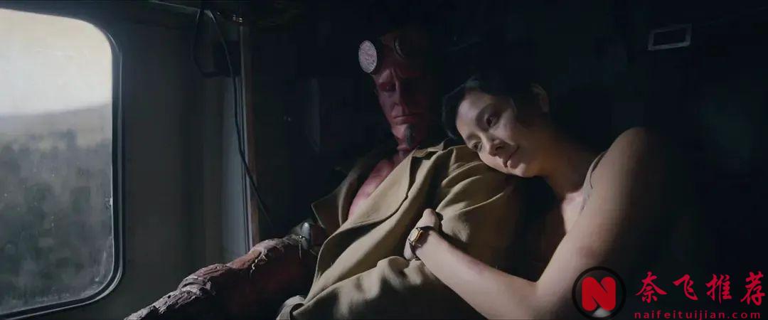 【避坑指南】聊聊近期上映的两部恐怖烂片《千万别松手》和《地狱男爵：歪曲人》！