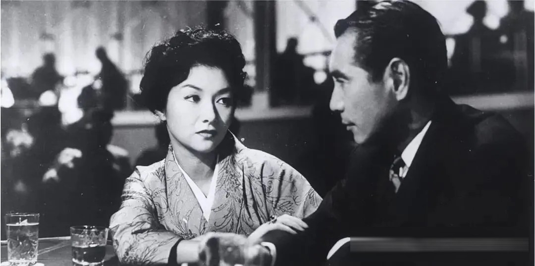仲代达矢代表作《女人步上楼梯时》：银座妈妈桑的一段浮世绘
