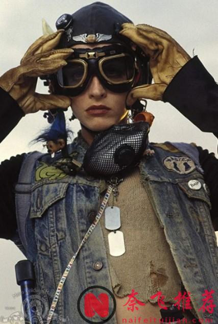 《穆赫兰道/失忆大道/ 穆荷兰大道》里的贝蒂.戴安娜演过的几部大尺度电影