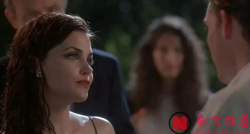 这部美国90年代老电影《盒装美人/情碎海伦娜》好变态，我好喜欢！