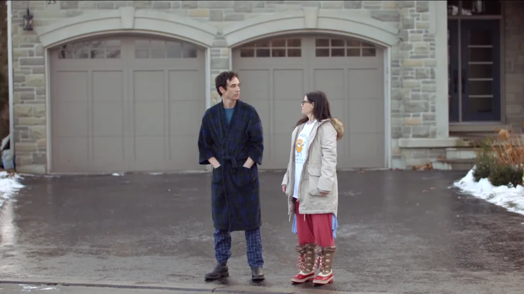 连剧名都要马赛克掩盖，这部加拿大喜剧车速有点快！