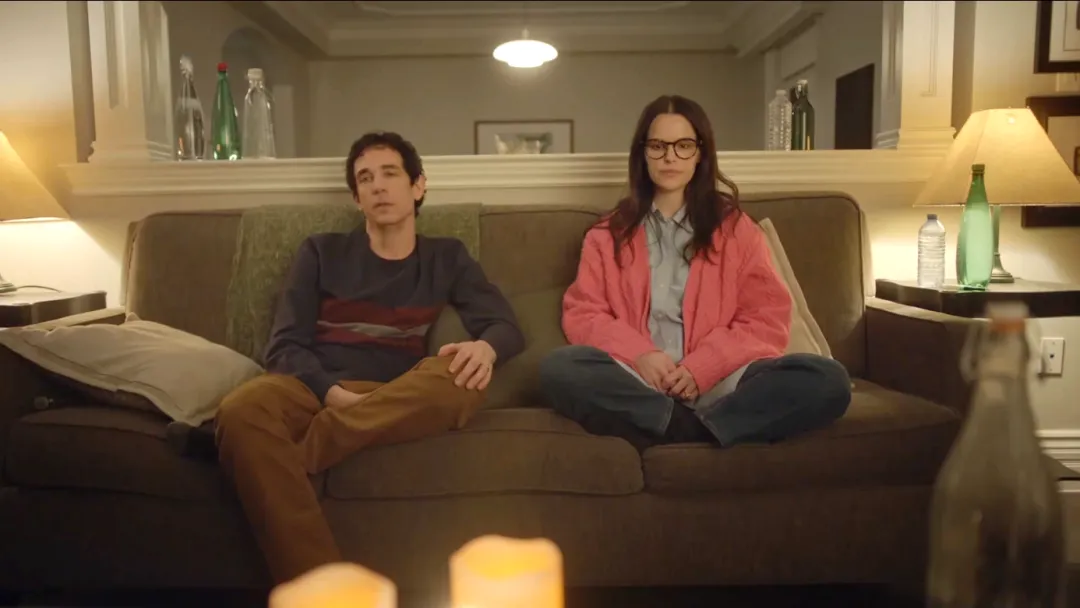 连剧名都要马赛克掩盖，这部加拿大喜剧车速有点快！