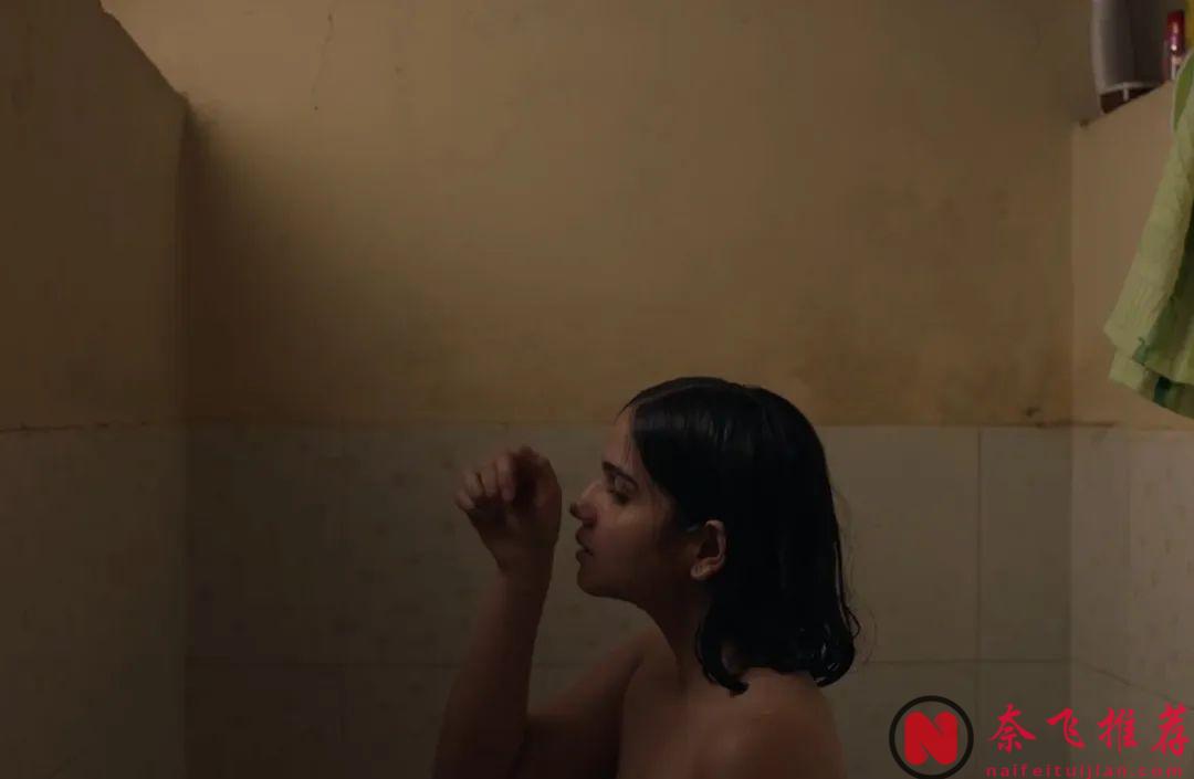 性、早恋、三角……这部印度电影《女孩终究是女孩/风纪恋爱了/模范生的禁爱秘密》真敢拍！