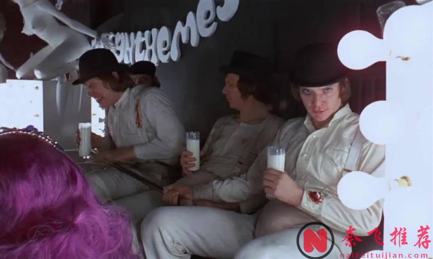 這部45年前的禁片《發條橙/發條橘子》，至今依舊驚世駭俗