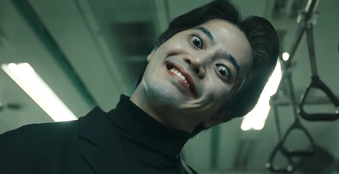 女子爲了追求流量，竟做起了靈異采訪，韓國近期熱門恐怖電影《詭異列車/地嚇鐵/怪異列車》