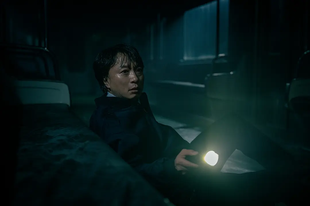 女子爲了追求流量，竟做起了靈異采訪，韓國近期熱門恐怖電影《詭異列車/地嚇鐵/怪異列車》