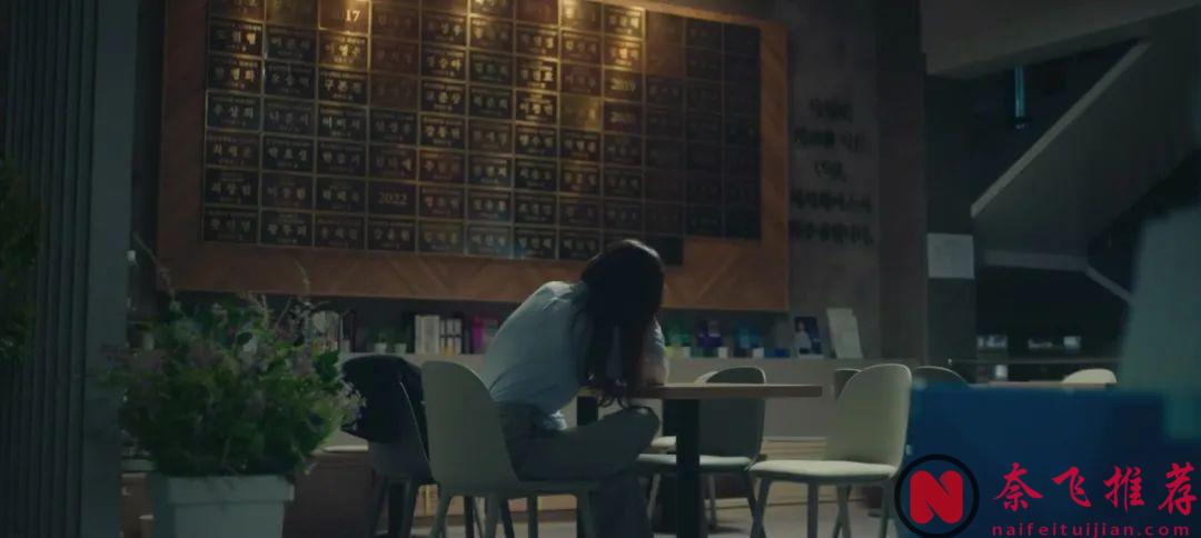 这部韩剧《毕业》氛围感拉满！这禁忌之恋太上头了！