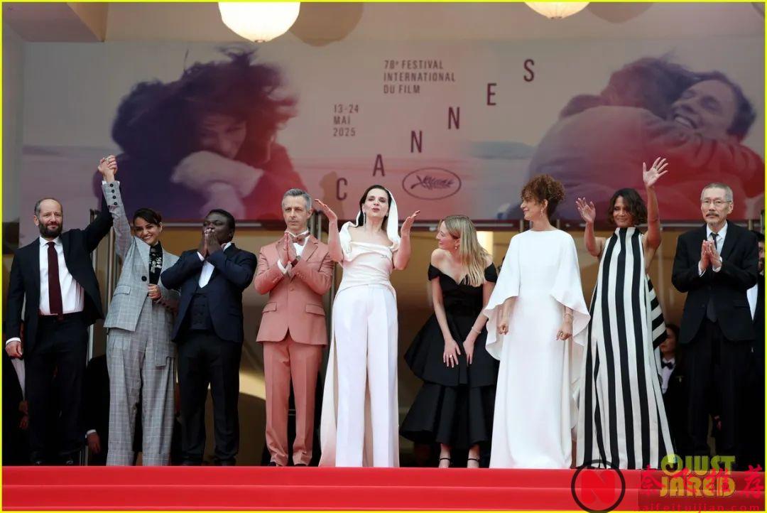 戛納紅毯穿衣不自由？評審團成員臨時換衣服