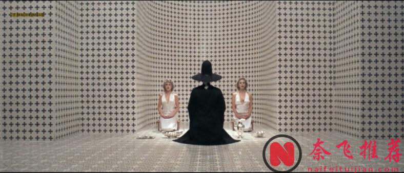 影史猎奇尺度之最，这部墨西哥电影《圣山》每一帧都看呆了！