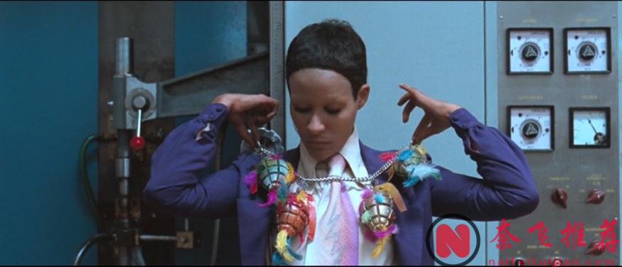 影史猎奇尺度之最，这部墨西哥电影《圣山》每一帧都看呆了！