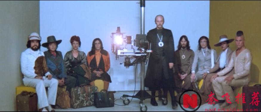 影史猎奇尺度之最，这部墨西哥电影《圣山》每一帧都看呆了！