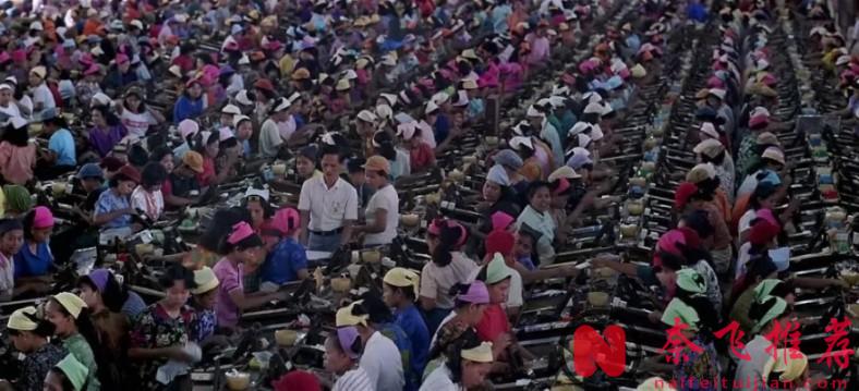 喜欢的人把这部《天地玄黄》当神作， 不喜欢的人骂它无聊到爆炸！