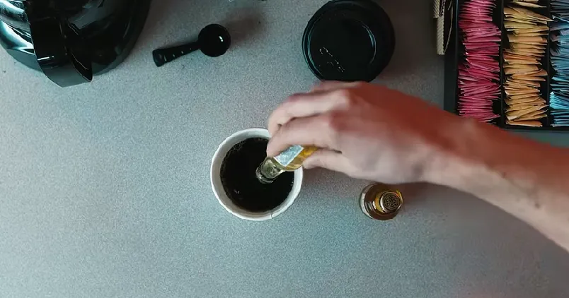 2024Netflix最新悬疑惊悚片《随身危机》，好莱坞版《危机航线》，绝对值得一看！