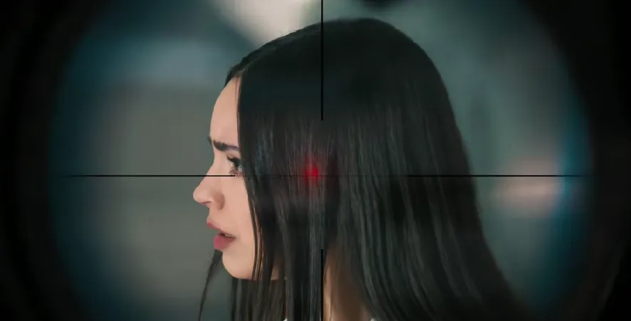 2024Netflix最新悬疑惊悚片《随身危机》，好莱坞版《危机航线》，绝对值得一看！