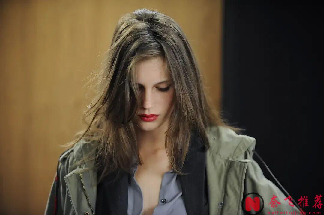 尺度与颜值并存，这部欧洲佳作《花容月貌/我要…17岁/美丽.诱惑》把敢拍与会拍特质发挥到了极致！