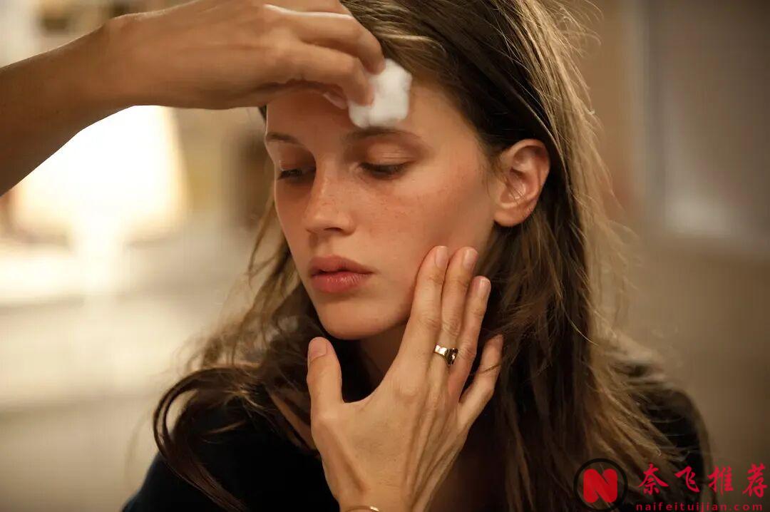 尺度与颜值并存，这部欧洲佳作《花容月貌/我要…17岁/美丽.诱惑》把敢拍与会拍特质发挥到了极致！