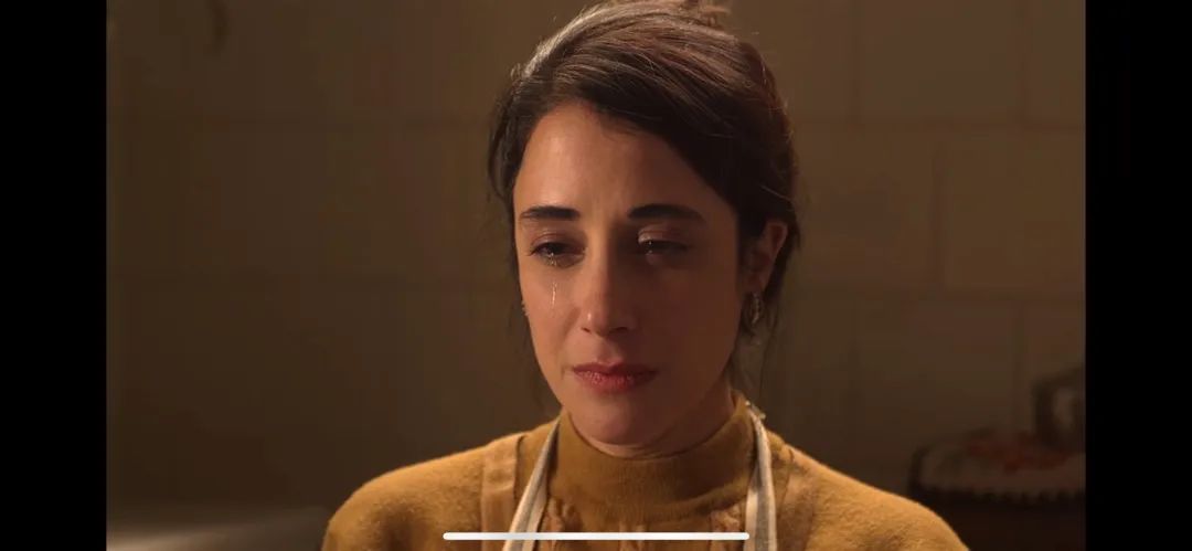 婚后生活压抑的女主通过走进另一个女生的生活逐渐找回自我，Netflix最新犯罪片《她杀之心》！