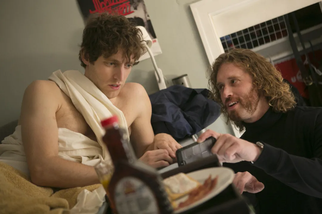 一部充滿幽默和現實批判的美劇《矽谷/矽谷群英/矽谷群瞎傳》,帶你走進網際網路程式設計師的世界