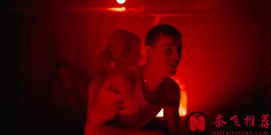 A24出品的《乖女孩/小心肝儿》，白富美CEO与小鲜肉员工大玩主仆游戏！