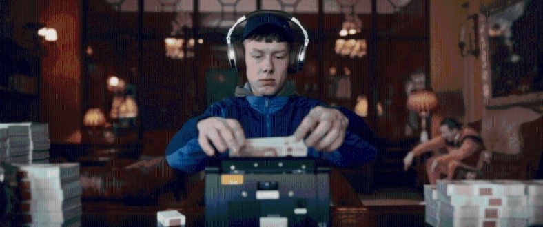 一口气刷完！「绅士们 / 疯狂绅士帮(港) / 绅士追杀令(台) 」极度过瘾！Netflix犯罪大剧到位了