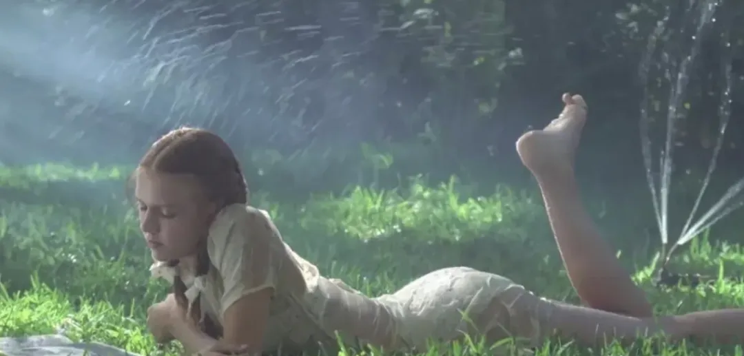 大师出品的《洛丽塔/萝莉塔》是一部情欲片，更是一部文学史上的经典制作，美得高级！