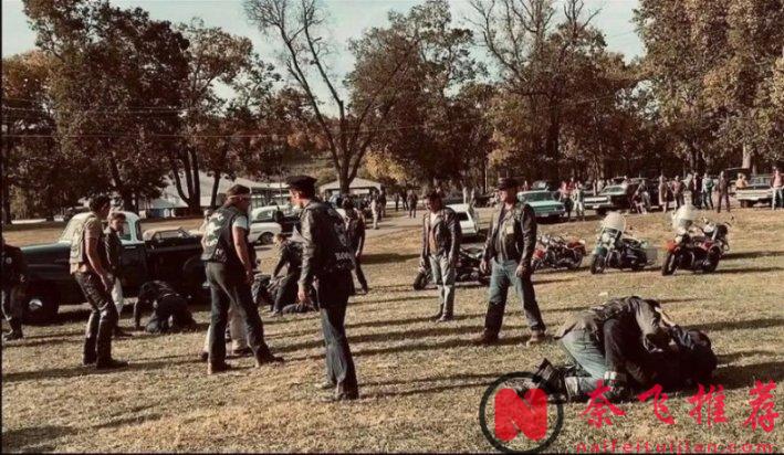 與摩托車相關的電影《摩托騎士/不羈騎士》，開頭也很有趣，後段卻很乏力！