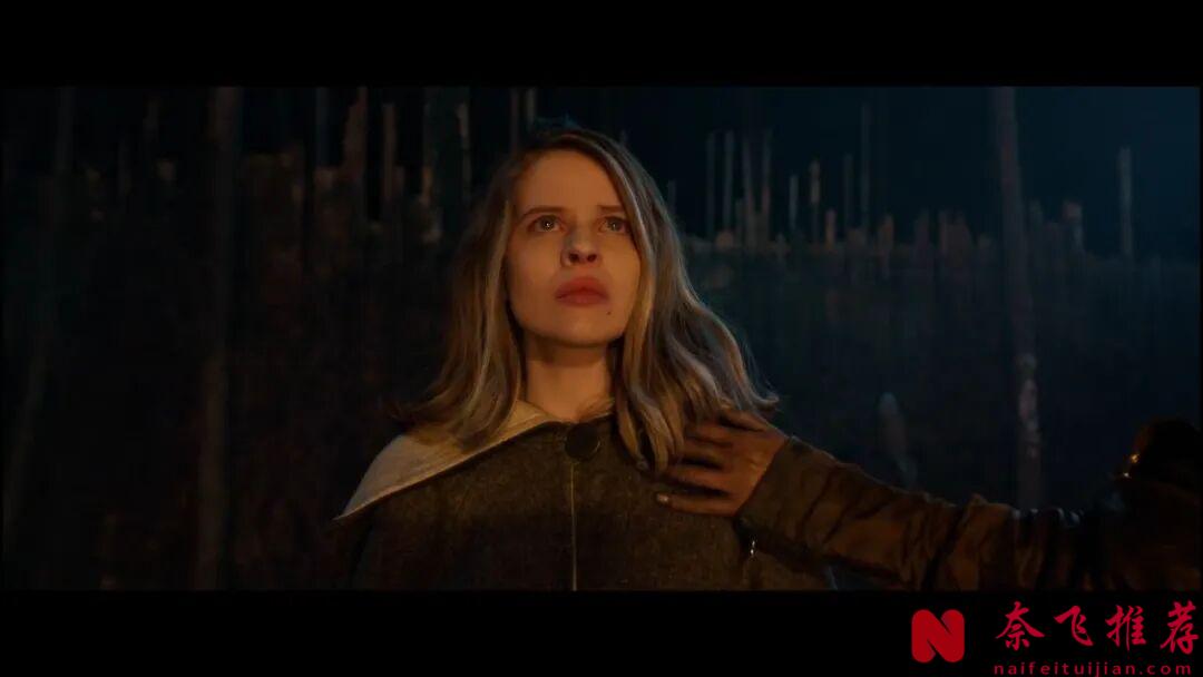 没想到俄罗斯惊悚电影拍的如此香艳，这部《黑暗的反射/魔女降世》快进只为看女主颜值