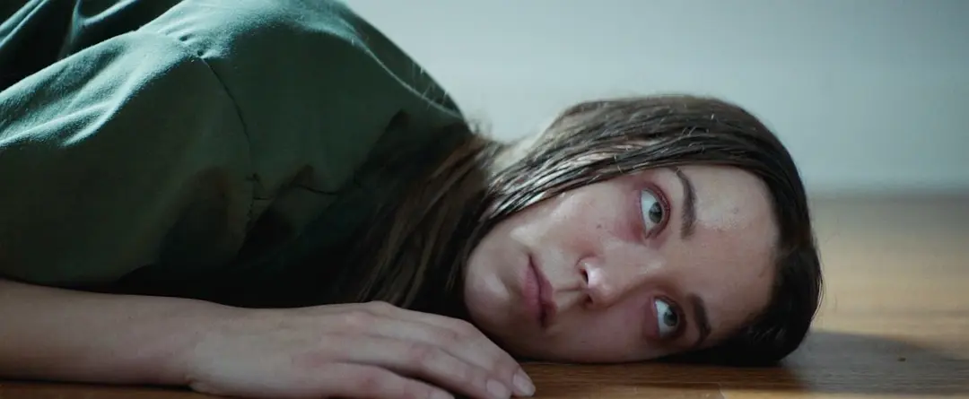 密室囚禁变态恐怖片《夺命公寓/诡寓》，令人窒息