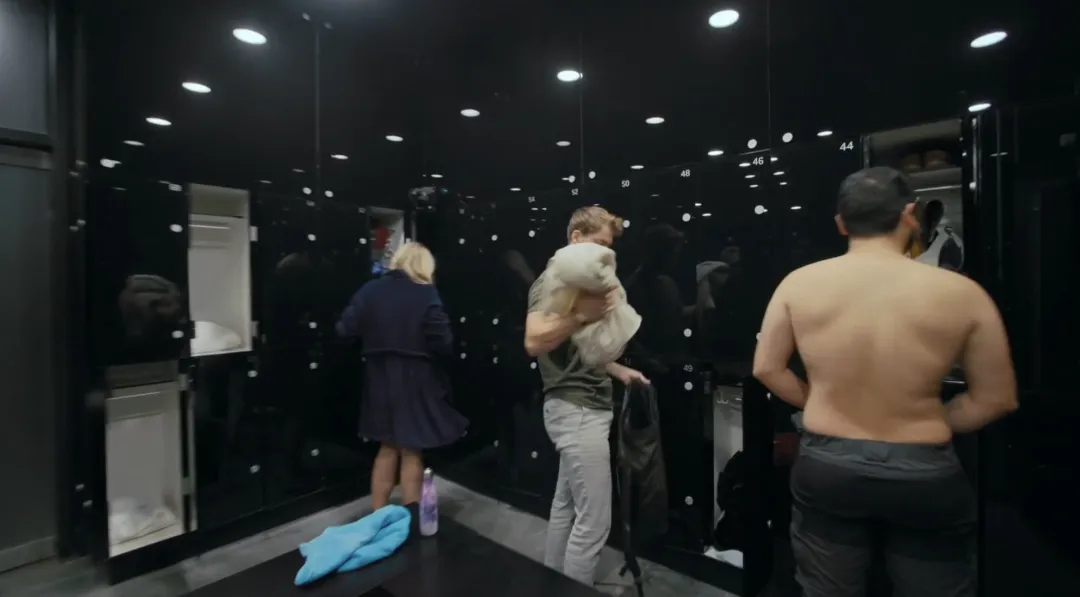 勇敢探索性與身體，全是馬賽克。Netflix挑戰底線：免費觀看的尺度如何？