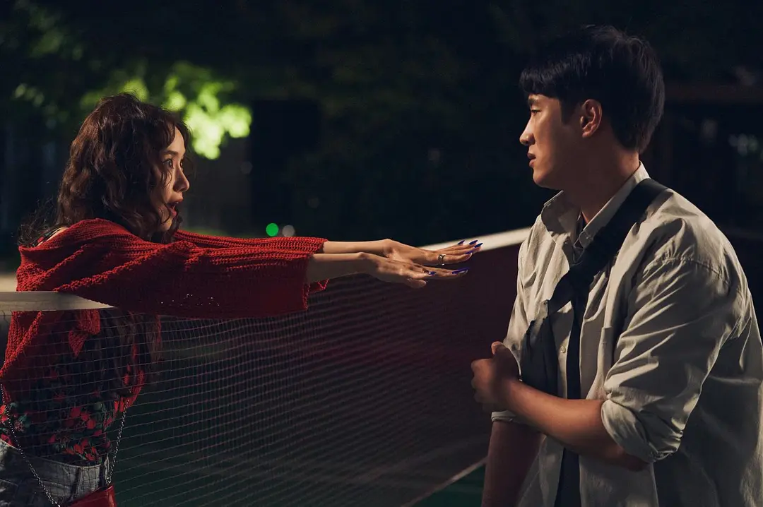 又一部懸疑電影《惡魔搬進來了/我的鄰居是惡魔/凌晨兩點的惡魔》，女神突破演繹，出乎意料地看哭