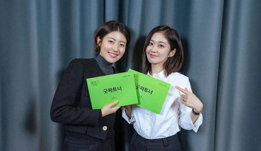 这部韩剧《好搭档》太猛了吧，刚开播，菜鸟律师就亲眼目睹上司老公出轨