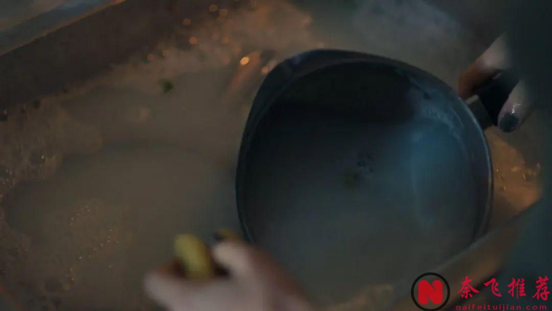 《龍捲風/龍捲風暴》女主大尺度劇《正常人/普通人類》！每集都有船戲...即文藝又肉慾...