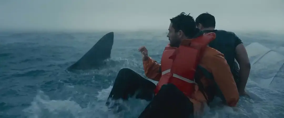 真实事件改编的美国片《一线希望/一线生机》，让人潸然泪下的海难救援奇迹！