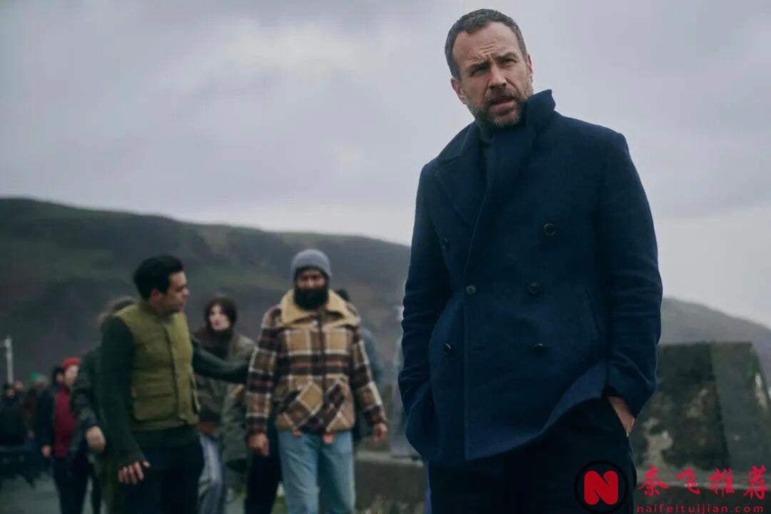 一集爆，这部刚上线的悬疑英剧《盐沼之下》全程高能