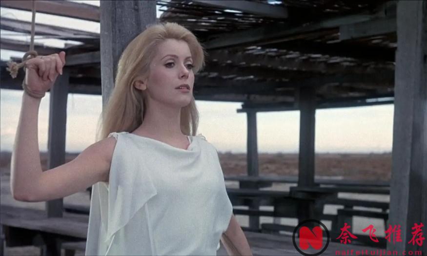 尺度惊人！法国经典电影《白日美人/青楼红杏/青楼怨妇》，女主美艳高贵，让人欲罢不能。