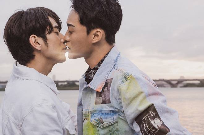 BL耽美剧推荐！12部亚洲剧集入门必看《语意错误》男角超高颜值「摸头杀」